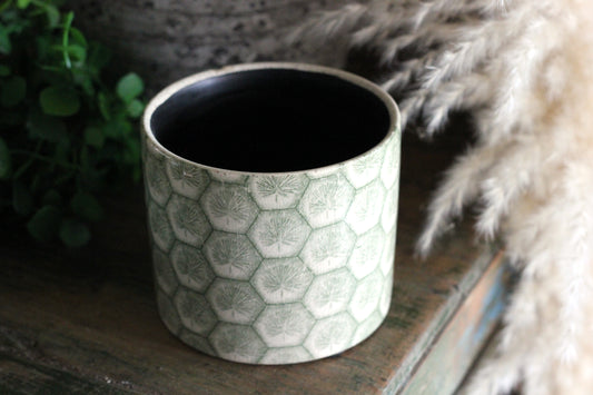 Maceta cerámica diseño hexagonal verde musgo