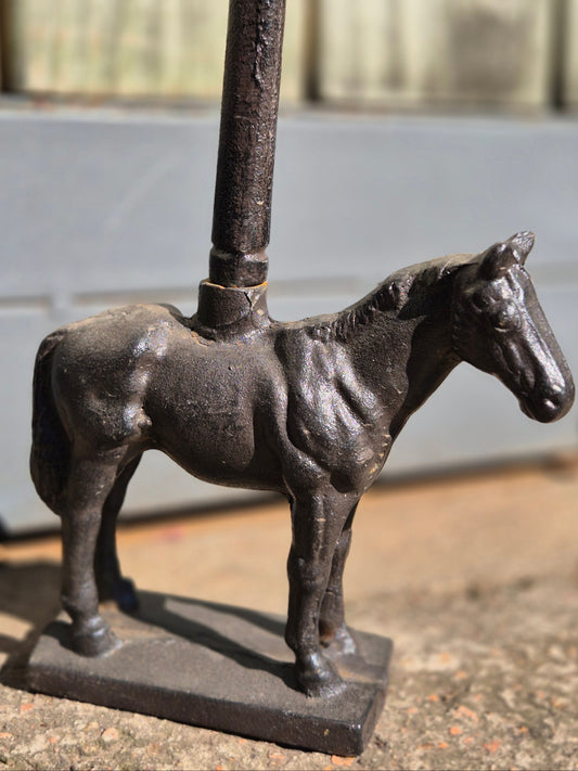 Sujeta puerta Caballo de hierro