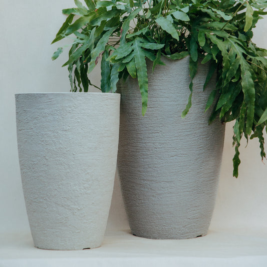 Maceta rotomoldeada cónica alta