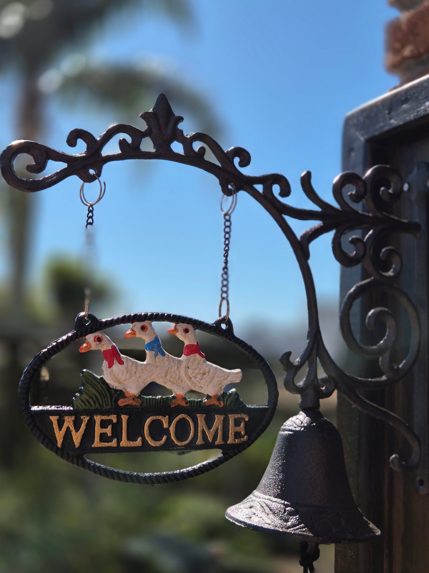 Campana de hierro Welcome con gansos